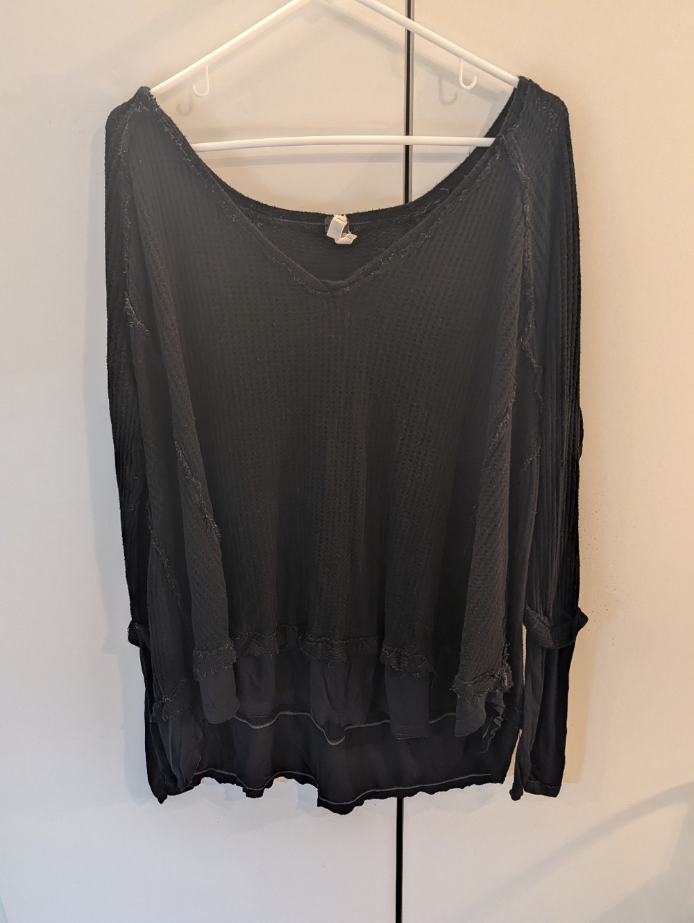 We The Free Women's Black Lightweight V-Neck Long Sleeve Oversized Medium Top